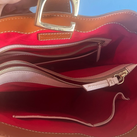 Dooney & Bourke Saffino Leather Bucket Bag with purse-let and key chain - Picture 8 of 14